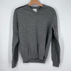 Mills Supply Men’s Grey Wool V-Neck Shoulder Patch Sweater